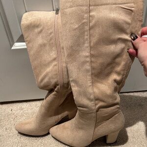 Brand New Elegant Tan Suede Women's Boots